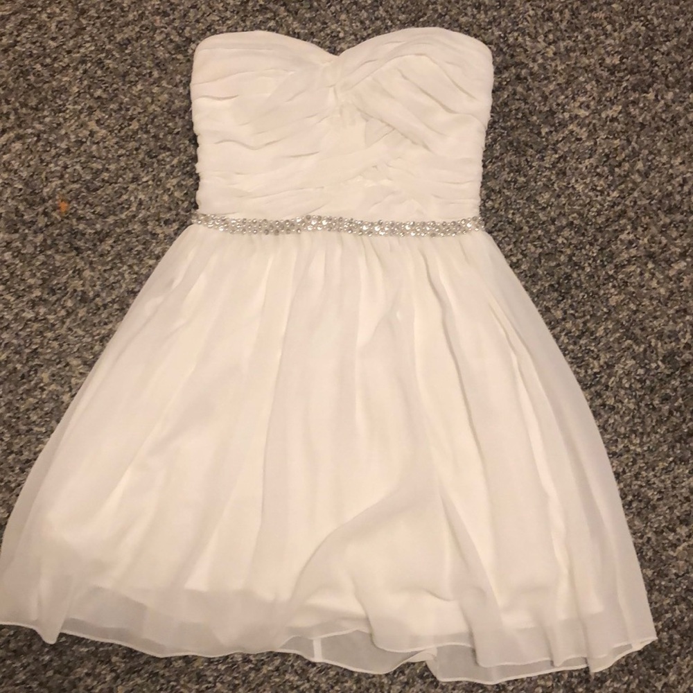 White strapless dress